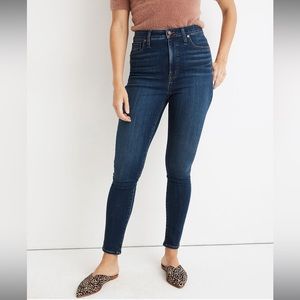 Curvy High-Rise Skinny Jeans in Sussex Wash: TENCEL Denim Edition - Size 27 Tall